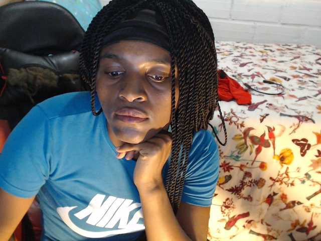 Sexyjustin202 live cam on BongaCams