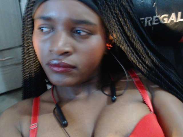 Sexyjustin202 live cam on BongaCams