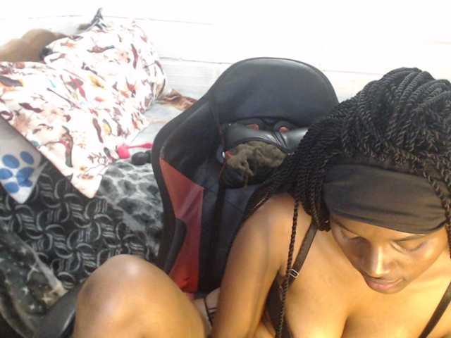 Sexyjustin202 live cam on BongaCams