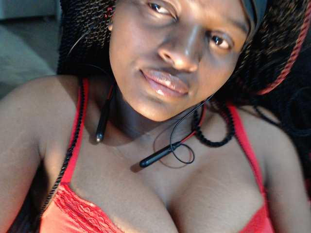 Sexyjustin202 live cam on BongaCams