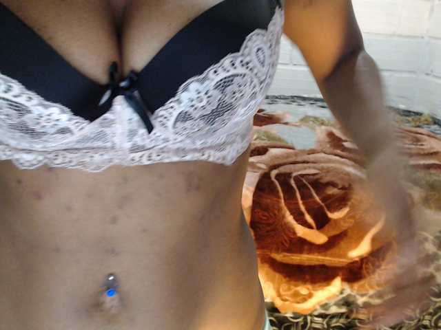 Sexyjustin202 live cam on BongaCams