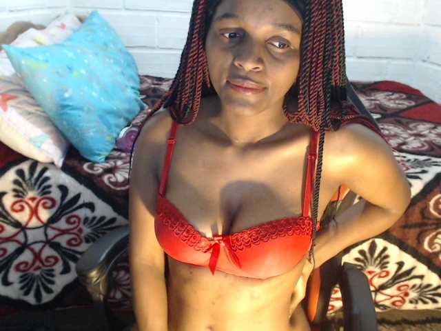 Sexyjustin202 live cam on BongaCams