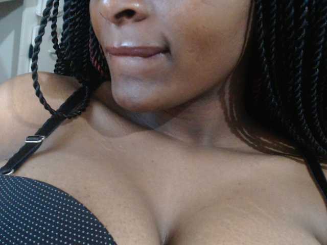 Sexyjustin202 live cam on BongaCams