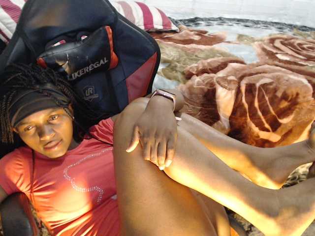 Sexyjustin202 live cam on BongaCams