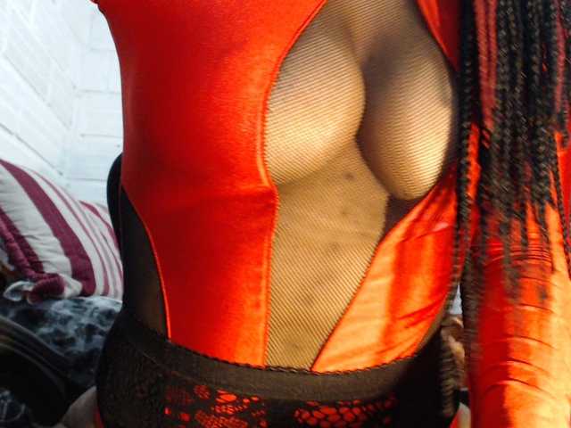 Sexyjustin202 live cam on BongaCams