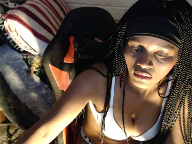 Sexyjustin202 live cam on BongaCams