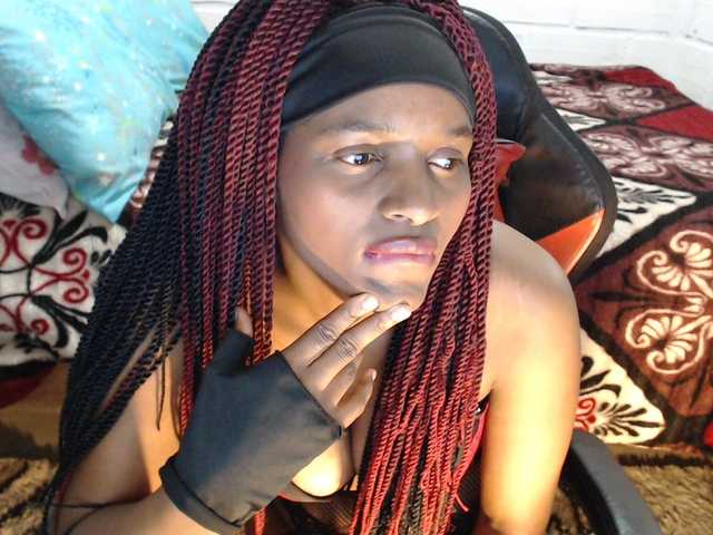 Sexyjustin202 live cam on BongaCams