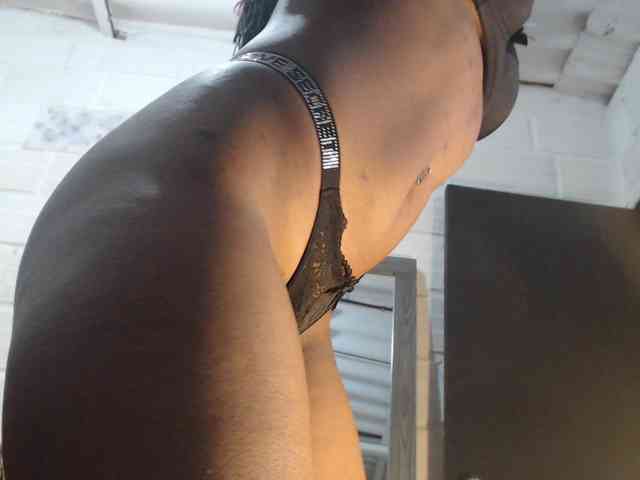 Sexyjustin202 webcam