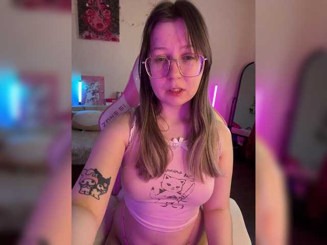 henby-streams's BongaCams show and profile