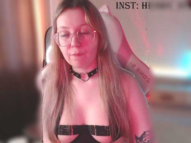 henby-streams, live now on BongaCams