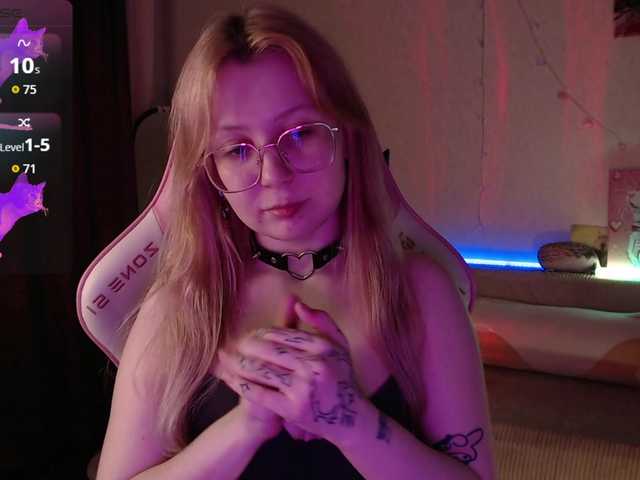 henby-streams live cam on BongaCams