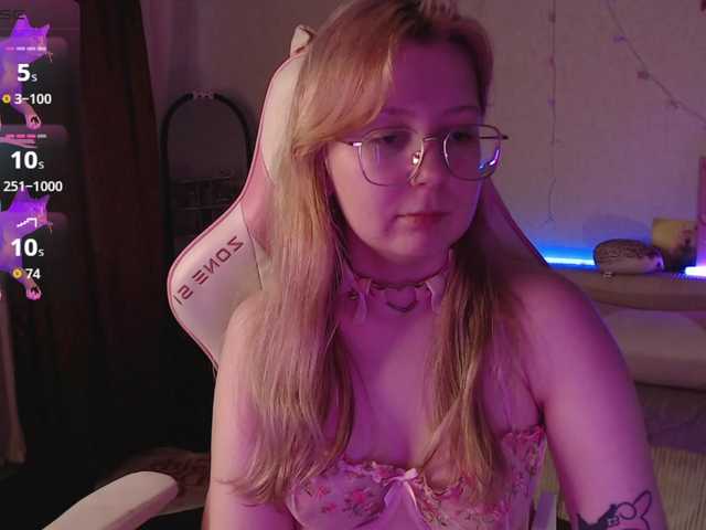 henby-streams live cam on BongaCams