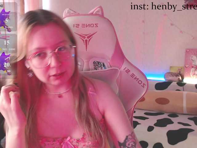 henby-streams live cam on BongaCams
