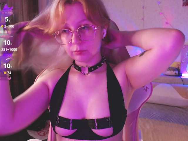 henby-streams live cam on BongaCams