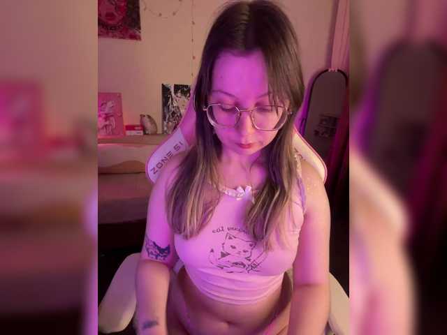 henby-streams's BongaCams show and profile