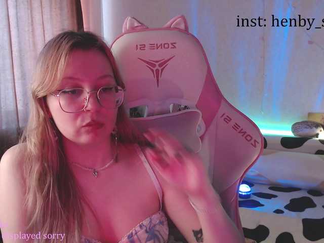 henby-streams live cam on BongaCams