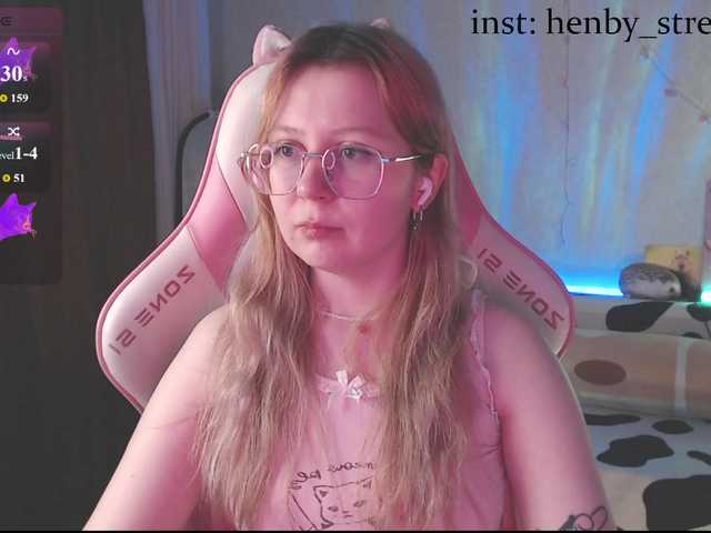 henby-streams live cam on BongaCams