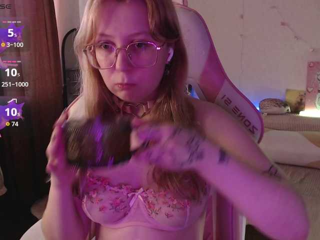 henby-streams live cam on BongaCams