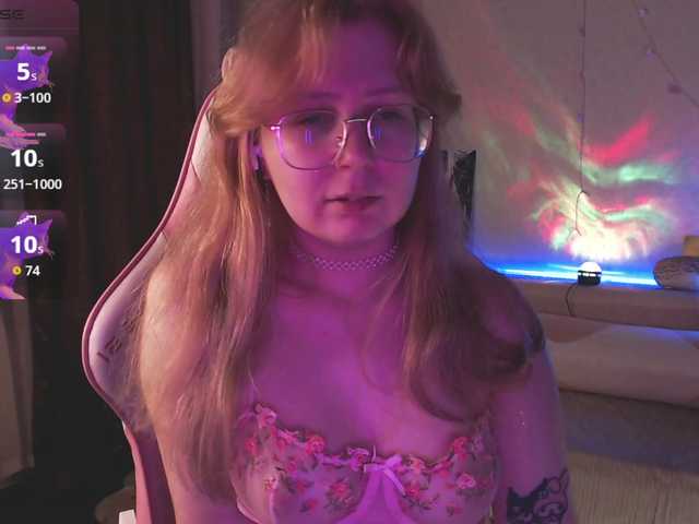 henby-streams live cam on BongaCams