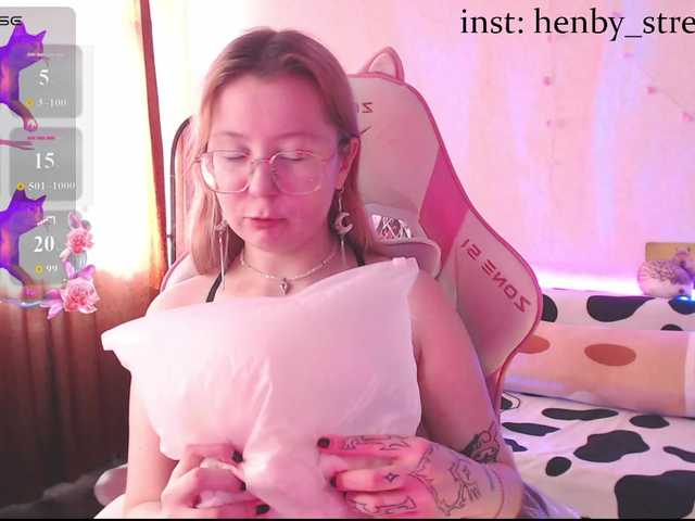 henby-streams live cam on BongaCams