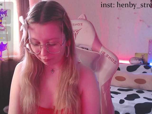 henby-streams live cam on BongaCams