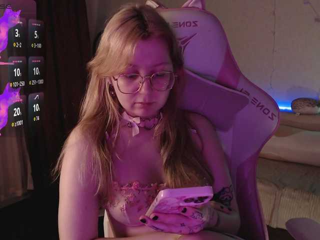 henby-streams live cam on BongaCams