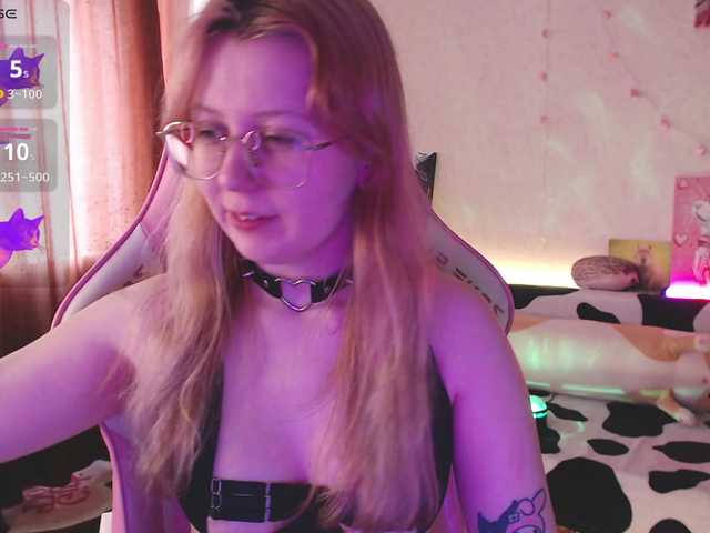 henby-streams live cam on BongaCams