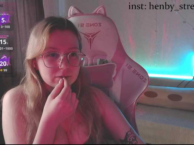 henby-streams live cam on BongaCams