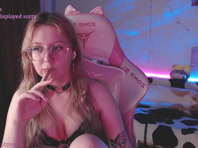 henby-streams live cam on BongaCams