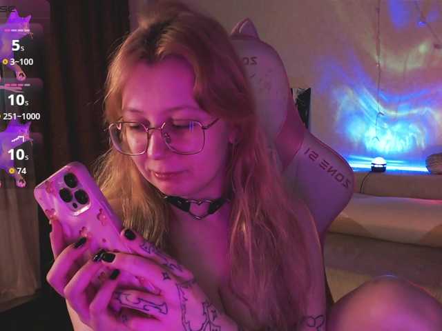 henby-streams live cam on BongaCams