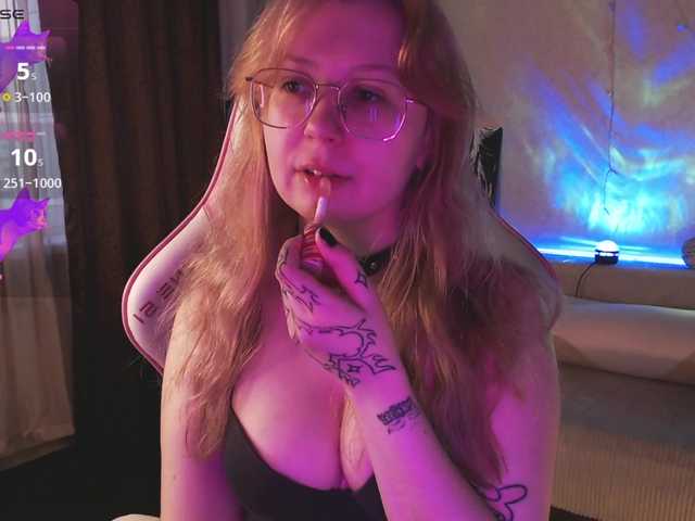 henby-streams live cam on BongaCams