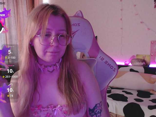 henby-streams live cam on BongaCams
