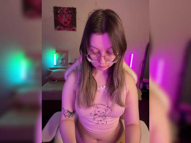 henby-streams's BongaCams show and profile