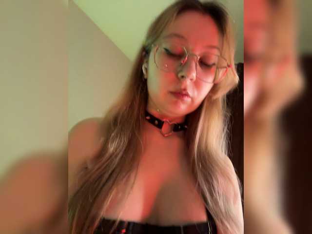 henby_streams live cam preview