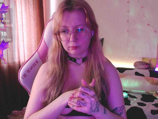 henby-streams live cam on BongaCams