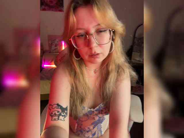 henby_streams webcam