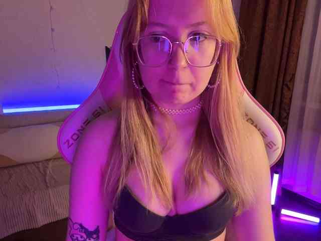 henby_streams webcam