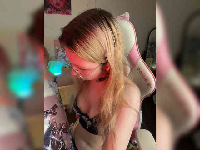 henby_streams webcam