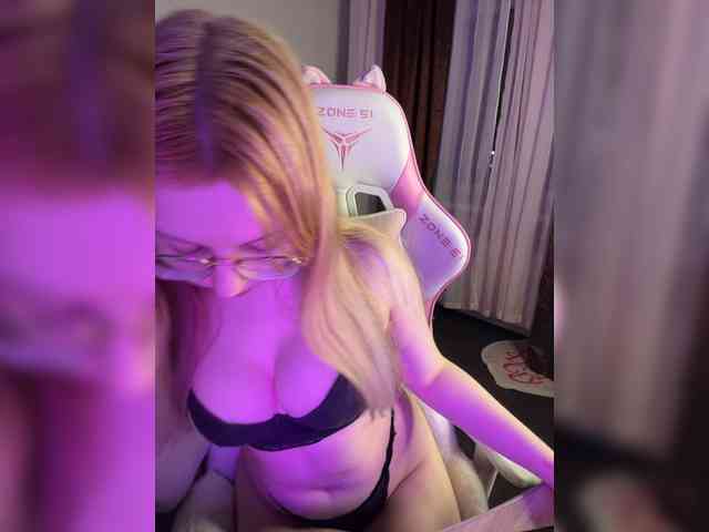 henby_streams webcam