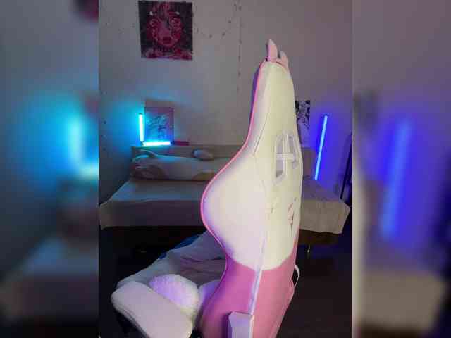 henby_streams webcam