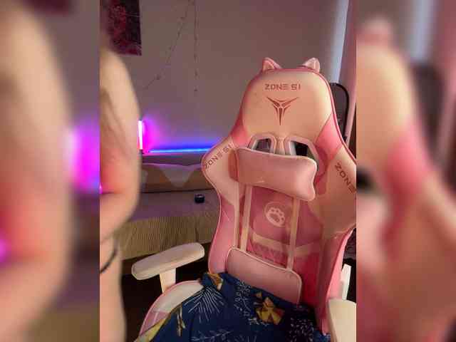 henby_streams webcam