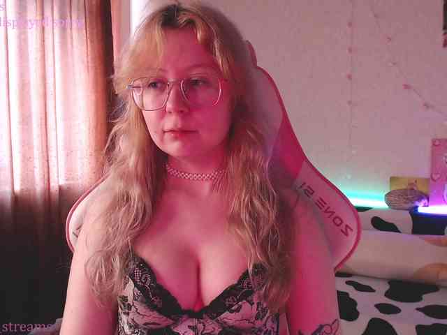 henby_streams webcam