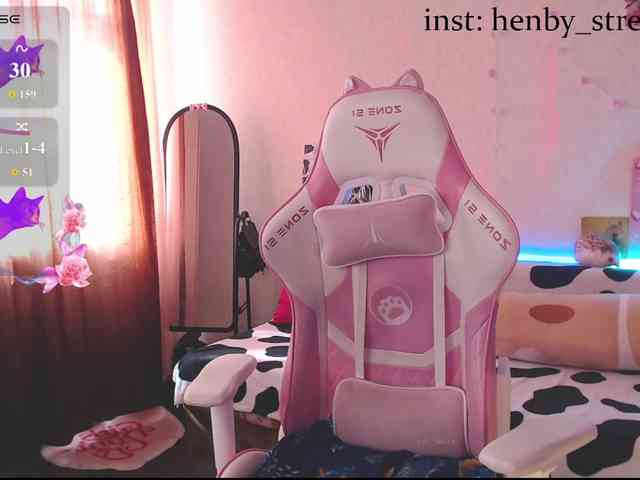 henby-streams Live Webcam on BongaCams