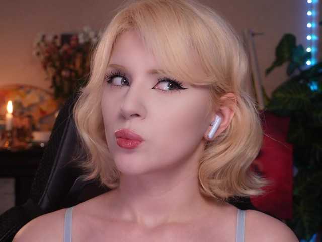ChristieWade live webcam show