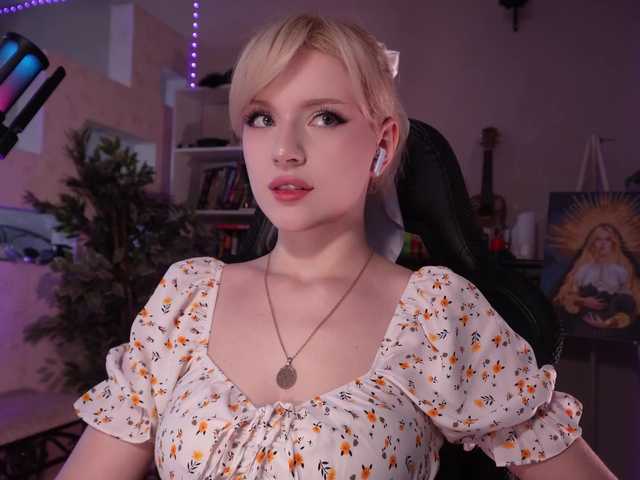 ChristieWade live cam