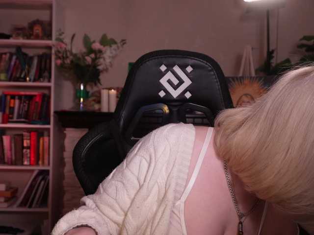 ChristieWade's BongaCams show and profile