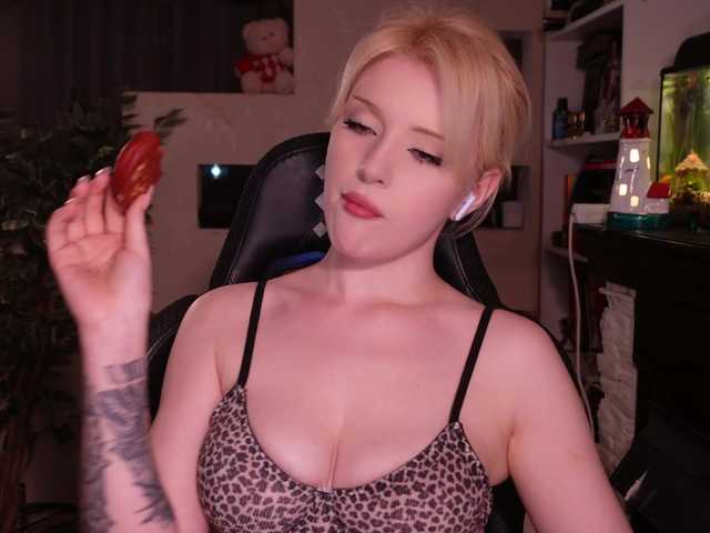 ChristieWade live cam on BongaCams