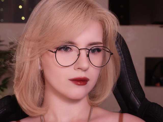 ChristieWade's BongaCams show and profile