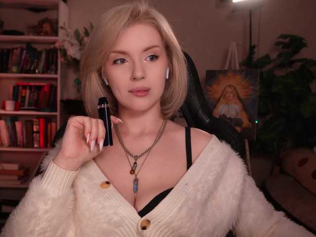 ChristieWade's BongaCams show and profile