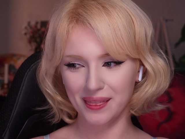 ChristieWade live webcam show
